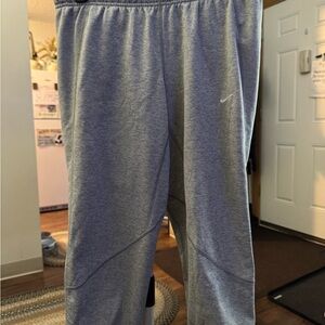 Nike womens Heather Gray capri Sweatpants